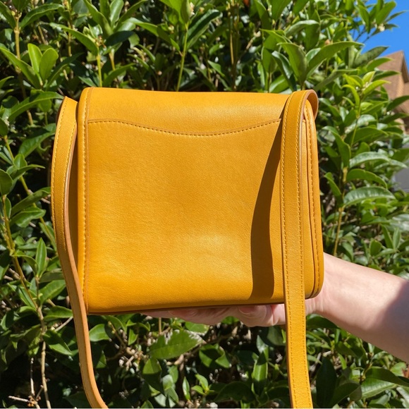 EUC Coach Turnlock Lunchbox Pouch 134 - Picture 3 of 12